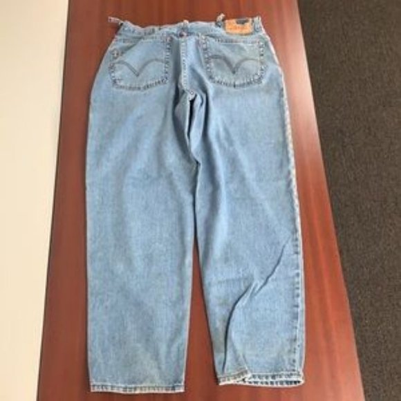 Vintage men’s 560 Levi’s mom jeans - Picture 4 of 10